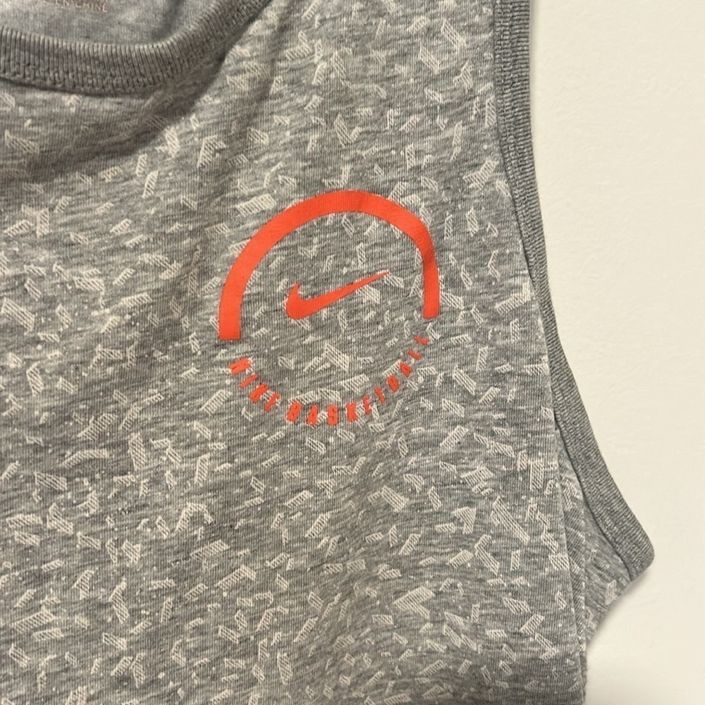 Men’s Nike Drifit Basketball Gray Tee Size Medium - Picture 2 of 4